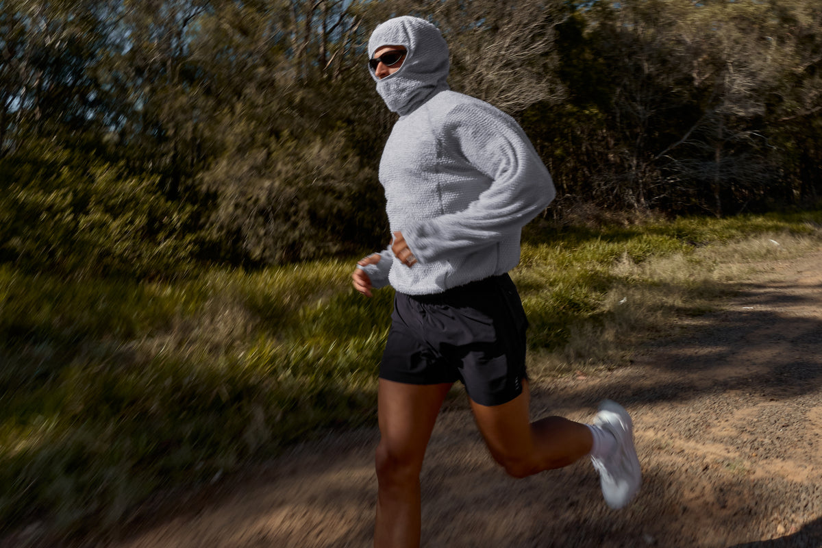 A versatile cold-weather run layer engineered with lightweight Polartec® Alpha™ insulation to provide breathable warmth and protection without overheating during high-intensity eﬀorts.