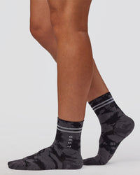 Accelerate Performance Quarter Socks - Black-Dark Storm