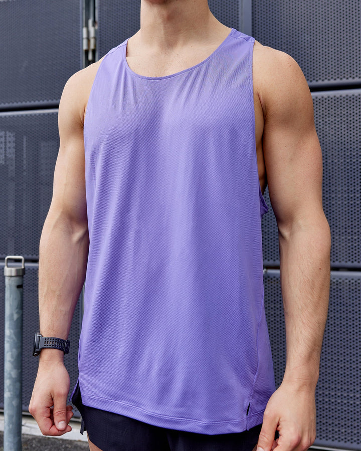 Man wearing Pace Running Tank - Dahlia Purple
