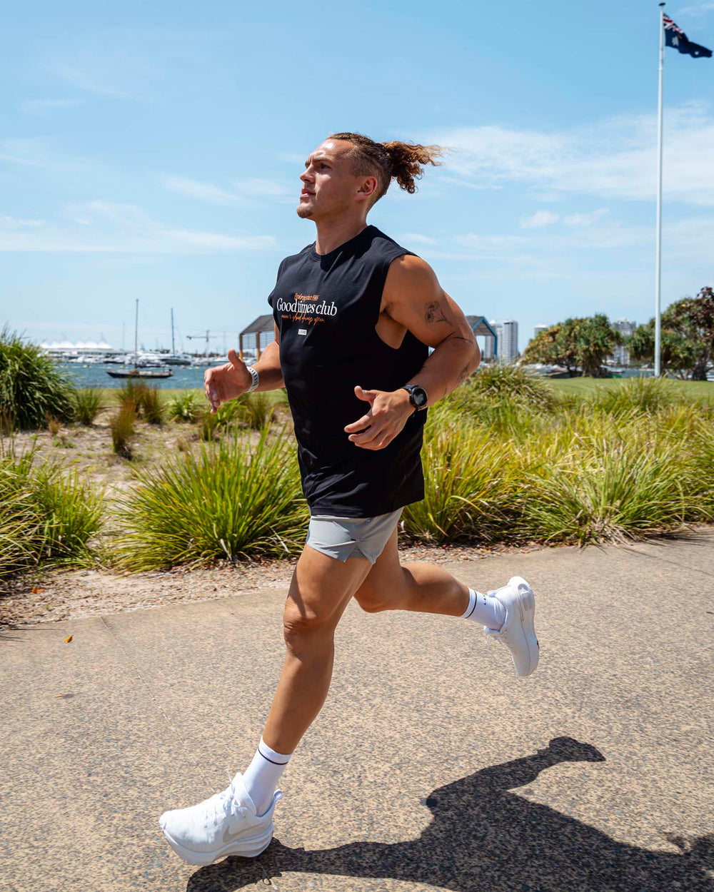 Man wearing Rover FLXCotton Tank - Black-White