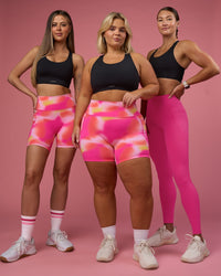 Woman wearing Fusion Sports Bra 2.0 - Black | Model:Both | Size:Both