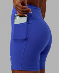 Women Wearing Flux Ultra High-Rise 6" Short Pockets - Power Cobalt