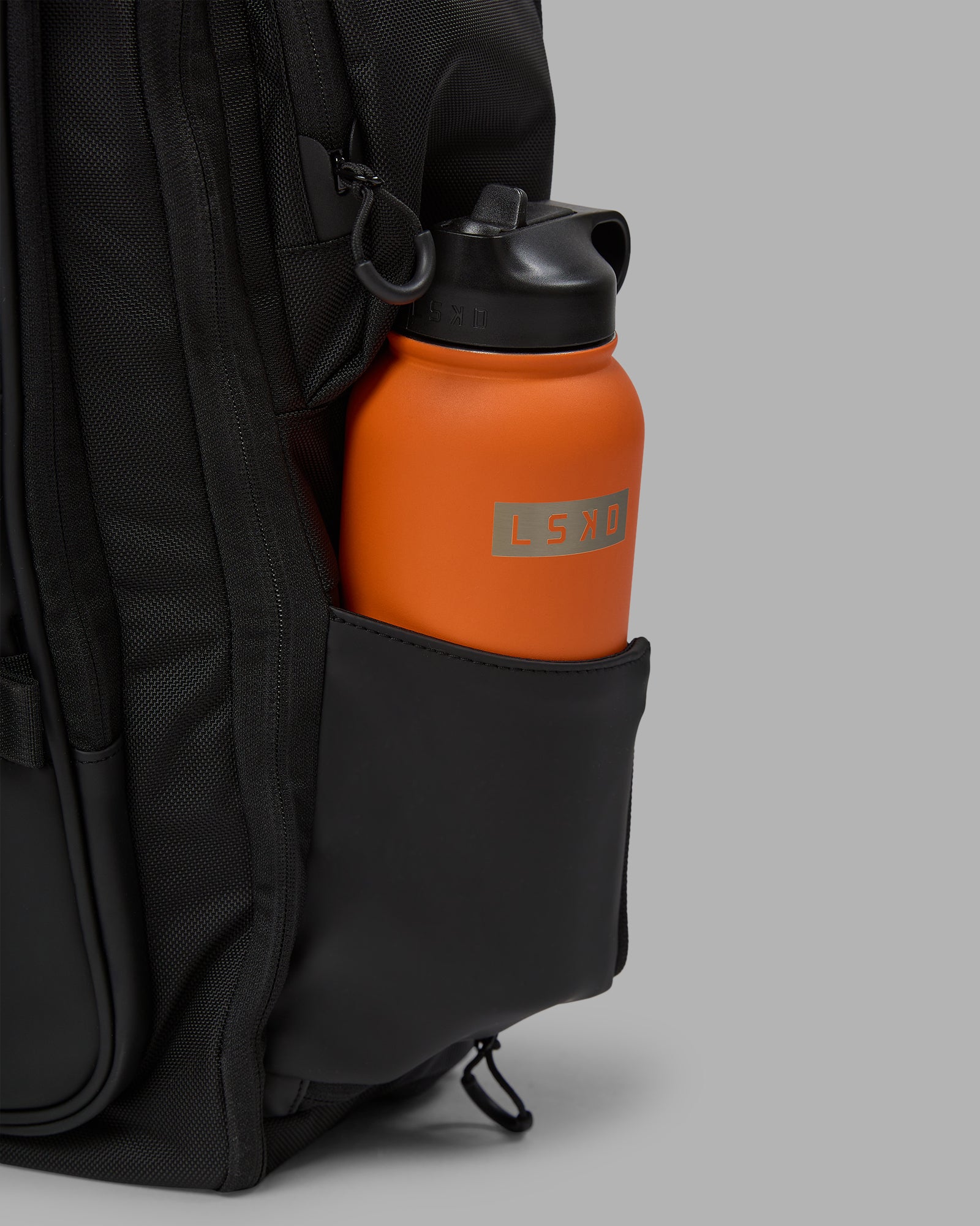 Expandable water bottle holders