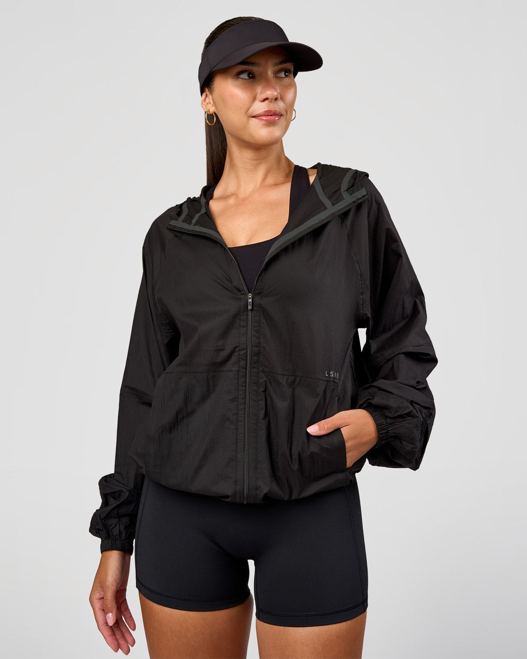 Woman wearing Go-To Visor - Black