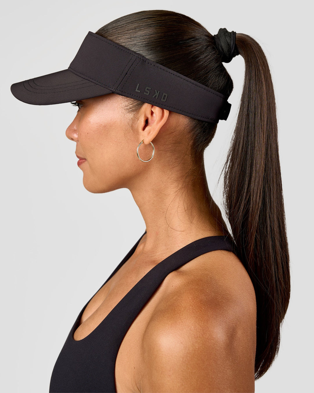 Woman wearing Go-To Visor - Black