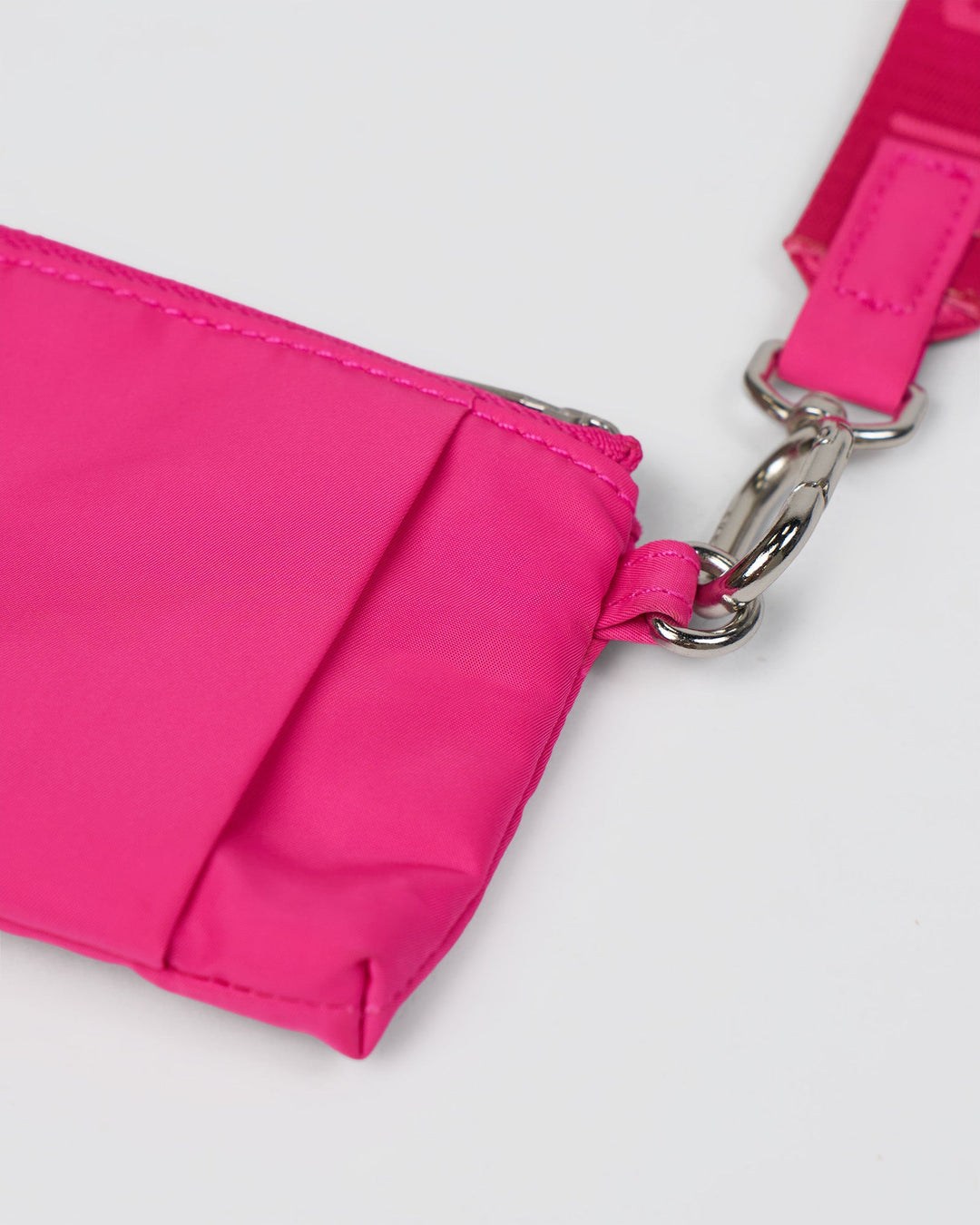Go-To Wristlet Pouch - Ultra Pink
