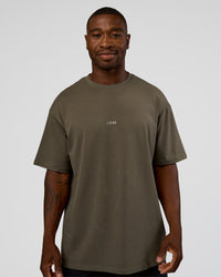 Man wearing Abstract Haze FLXCotton Tee - Walnut Grey-White | Model:Sam | Size:L