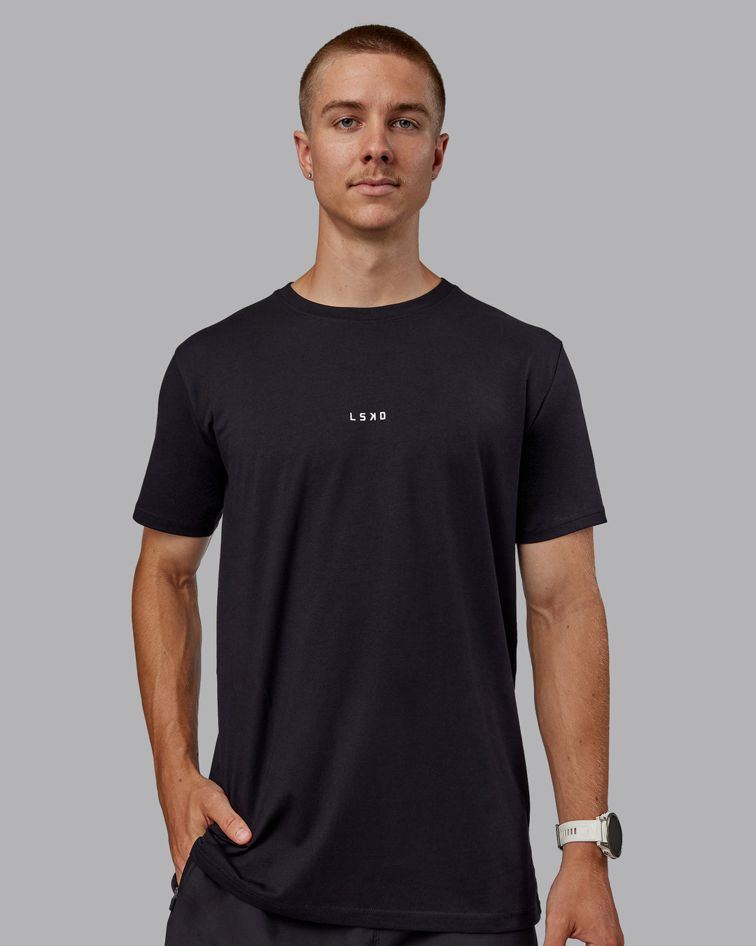 Man wearing Base FLXCotton Tee - Black | Model:Tom | Size:L