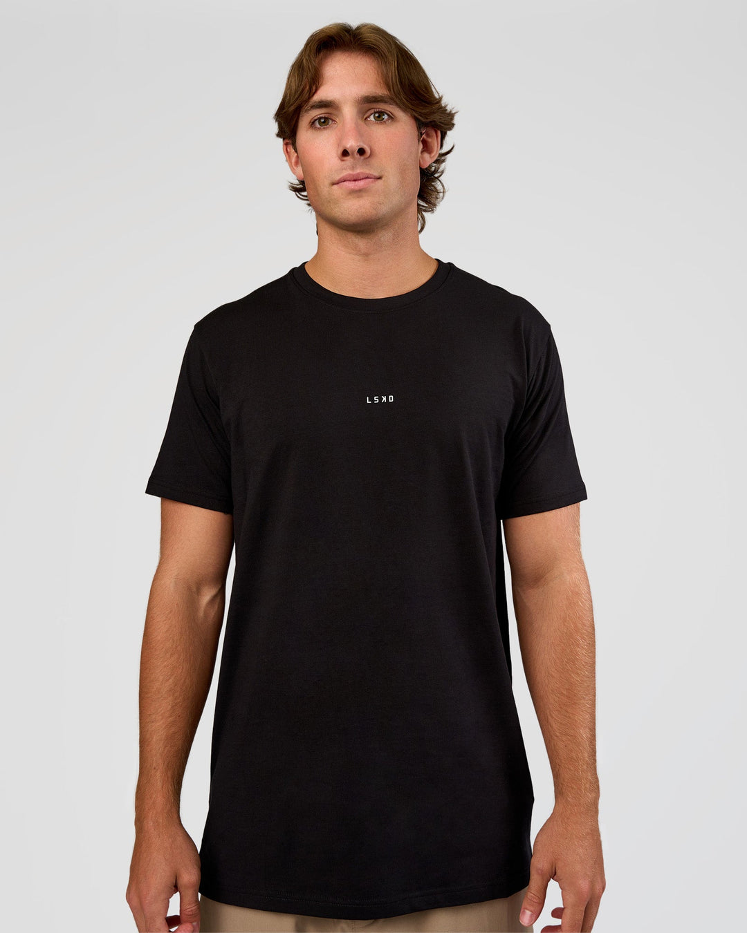 Man wearing Base Heavyweight FLXCotton Tee Regular Fit +2cm - Black | Model:Marcus | Size:L