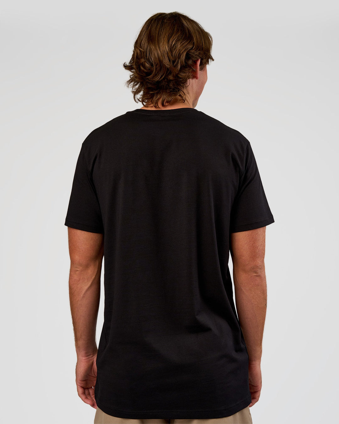 Man wearing Base Heavyweight FLXCotton Tee Regular Fit +2cm - Black | Model:Marcus | Size:L