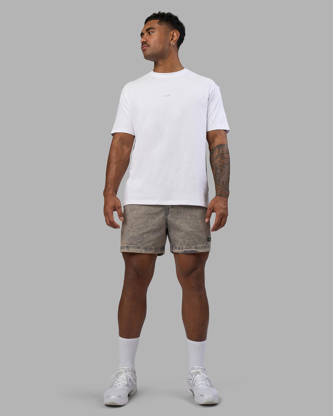 Man wearing Daily Pigment 5" Short - Pigment Slate | Model:Xav | Size:L