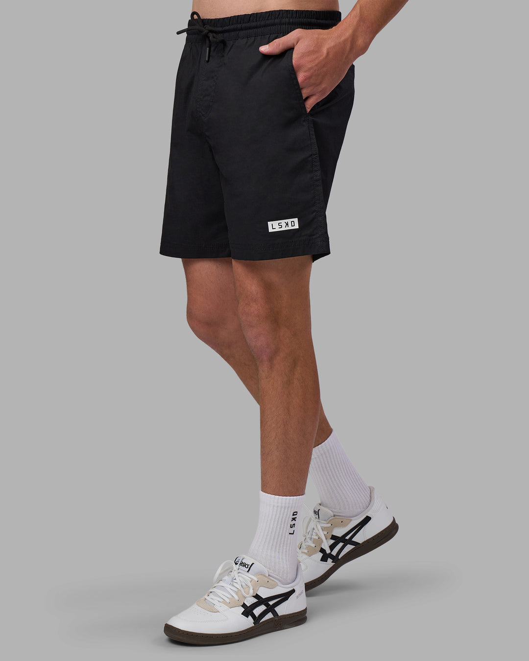 Man wearing Daily 7&quot; Short - Black-White | Model:Brandon | Size:L