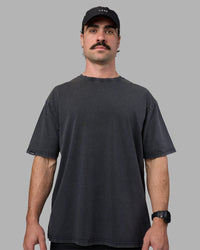 Man wearing Easy FLXCotton Tee Oversize - Black Washed | Model:Adam | Size:L | Thumbnail Index: 2