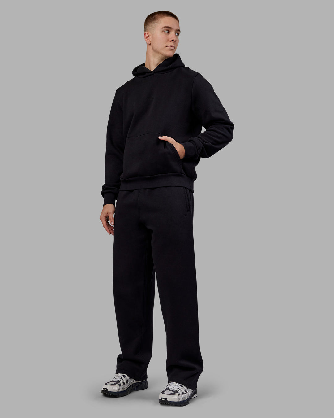 Man wearing MVP Regular Fit Hoodie - Black | Model:Tom | Size:L