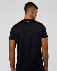 Man wearing Pace Running Tee 3.0  - Black | Model:Jackson | Size:L