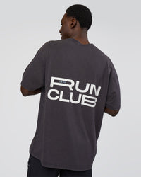 Man wearing Runner's FLXCotton Oversized Tee - Black Washed-White | Model:Paabio | Size:L
