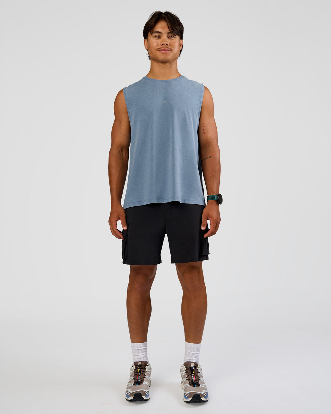 Man wearing Base FLXCotton Tank Regular Fit -8cm - Elemental Blue Washed | Model:George | Size:M - view 6