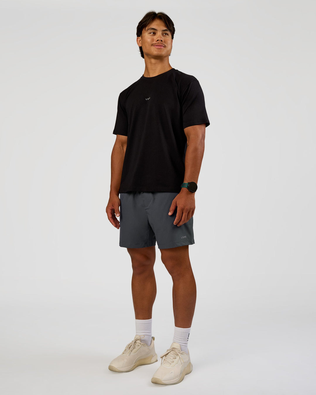 Man wearing Base Heavyweight FLXCotton Tee Regular Fit -8cm - Black | Model:George | Size:M