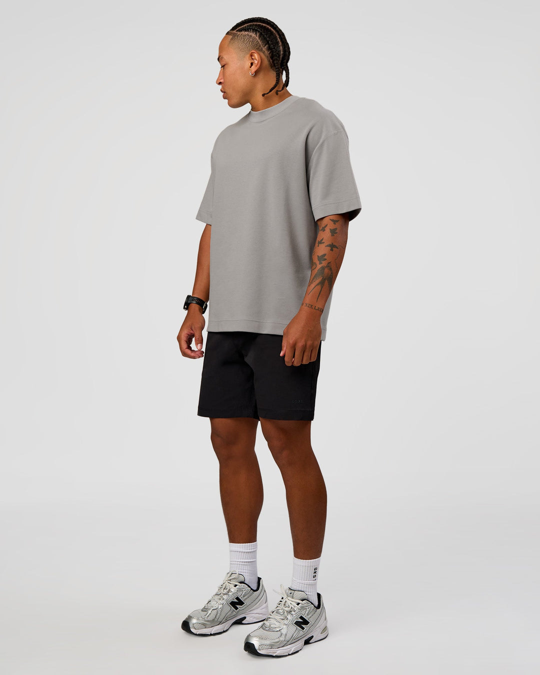 Man wearing Daily 7" Short 2.0 in Black | Model:Malebo | Size:M - view 5