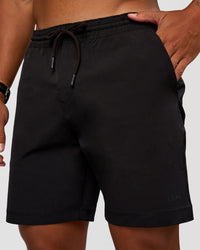 Man wearing Daily 7" Short 2.0 in  Black | Model:Malebo | Size:M | Thumbnail Index: 0
