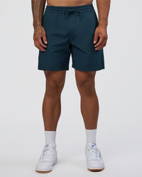 Man wearing Daily 7" Short - Night Sea | Model:Daarian | Size:M