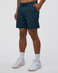 Man wearing Daily 7" Short - Night Sea | Model:Daarian | Size:M