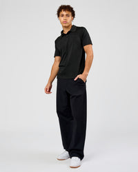 Man wearing Drive Seamless Polo - Black | Model:Leandro | Size:M | Thumbnail Index: 1