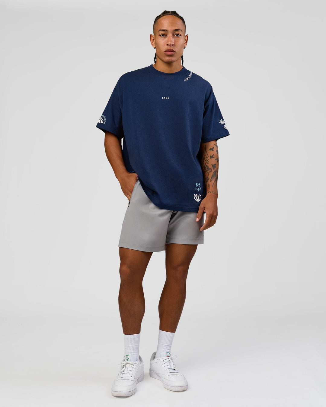 Man wearing GG Heavyweight Oversized Tee - Future Navy | Model:Malebo | Size:M