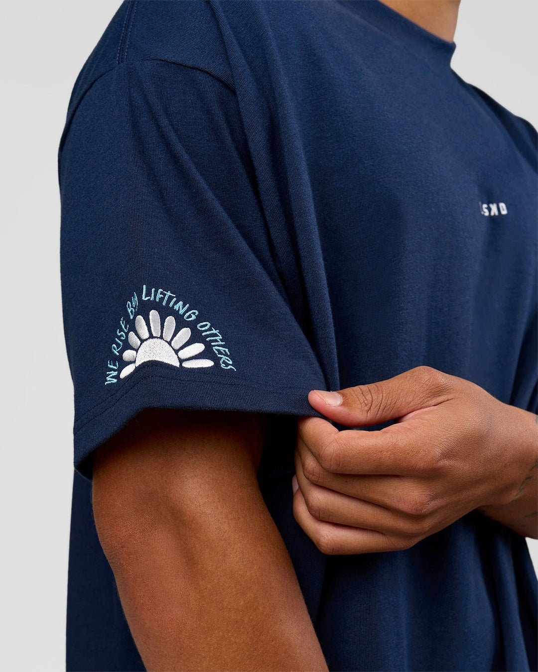Man wearing GG Heavyweight Oversized Tee - Future Navy | Model:Malebo | Size:M