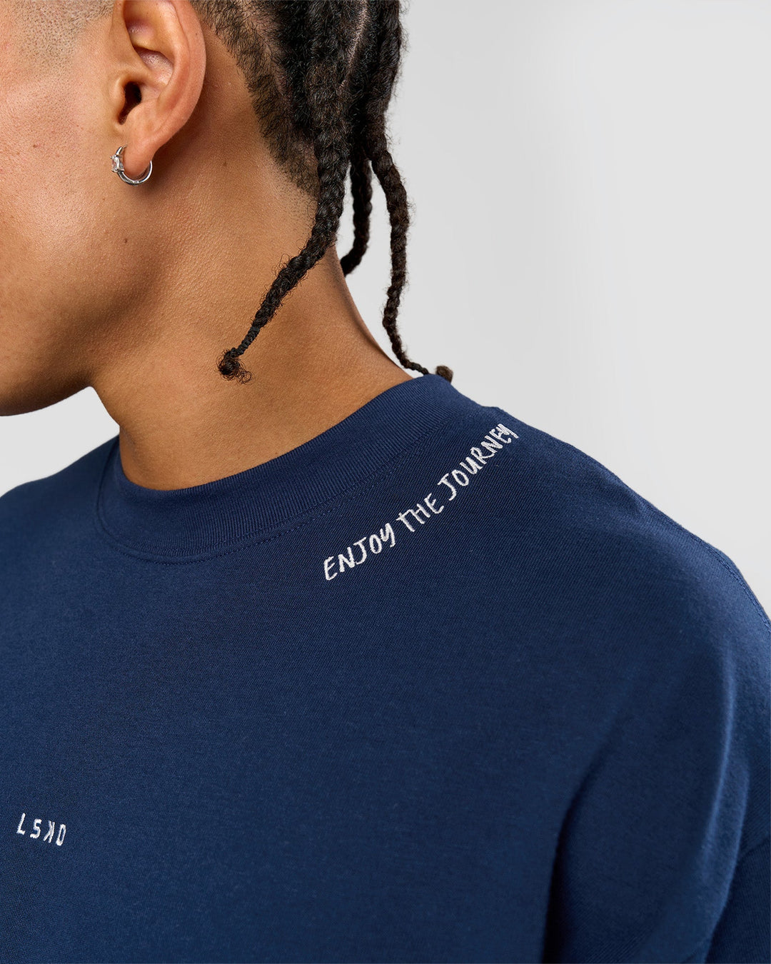 Man wearing GG Heavyweight Oversized Tee - Future Navy | Model:Malebo | Size:M