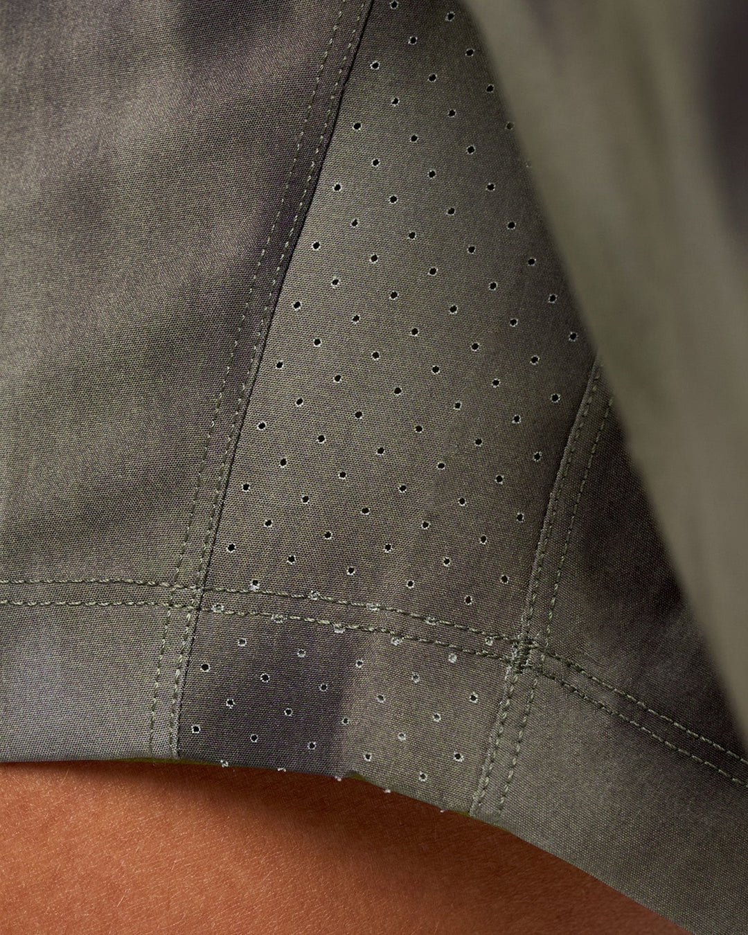 Man wearing Rep 7" Performance Short - Camo Washed Walnut Grey | Model:George | Size:M
