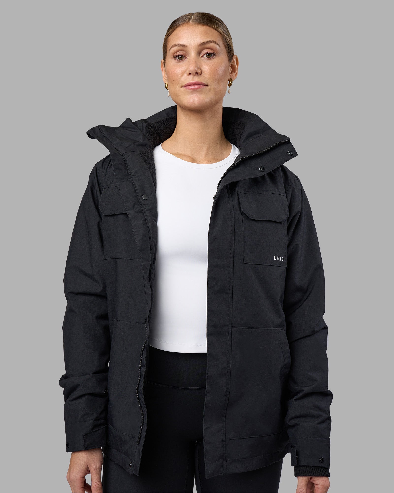 Woman wearing Marshall 2.0 Jacket - Black | Model:Amy | Size:M