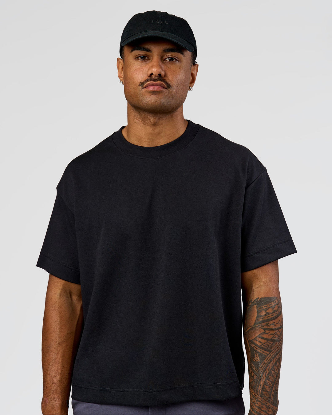 Man wearing All Day Cap in Black - view 3