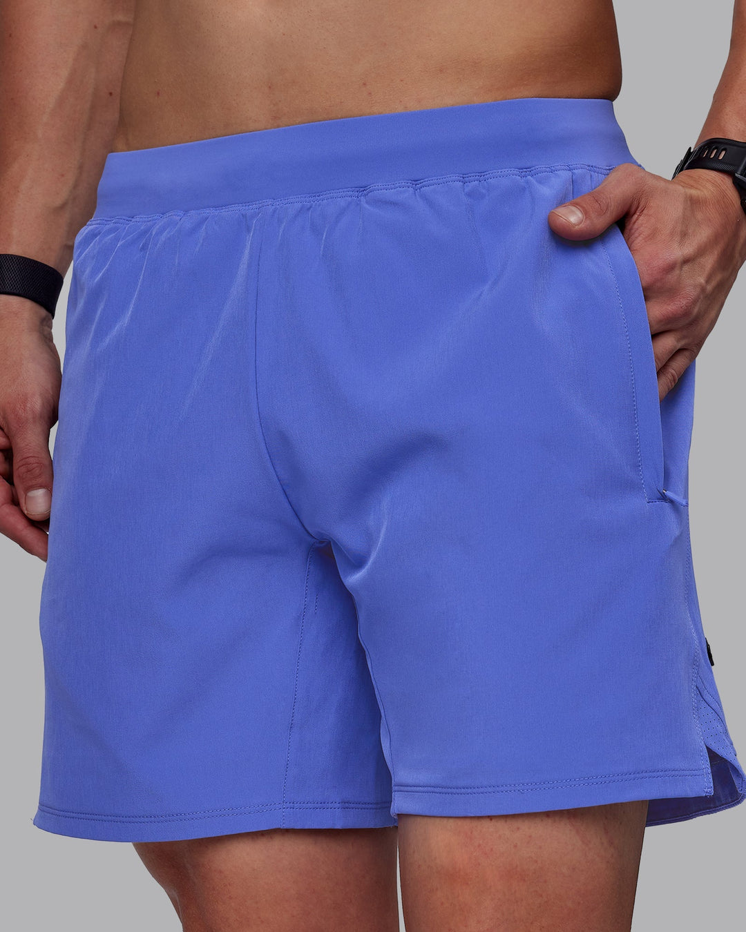 Man wearing Challenger 6&quot; Performance Shorts - Baja Blue