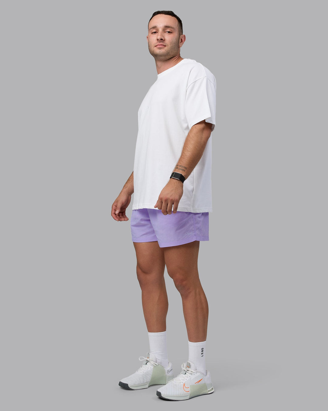 Man wearing Classic 5&quot; Shorts - Pastel Purple