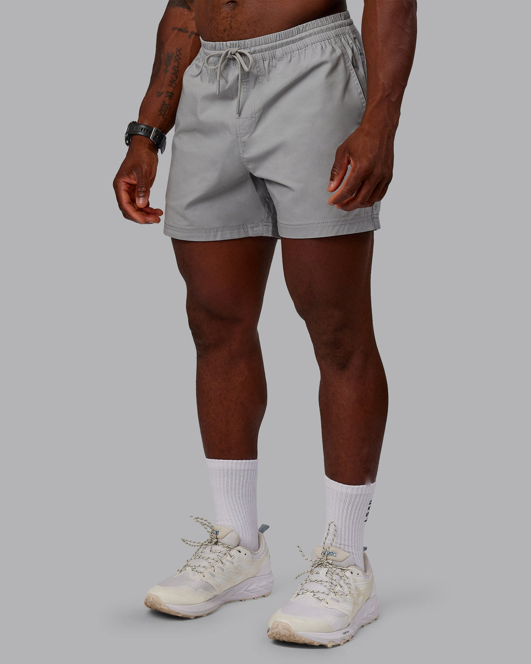 Man wearing Daily 5&quot; Shorts - Circular Grey