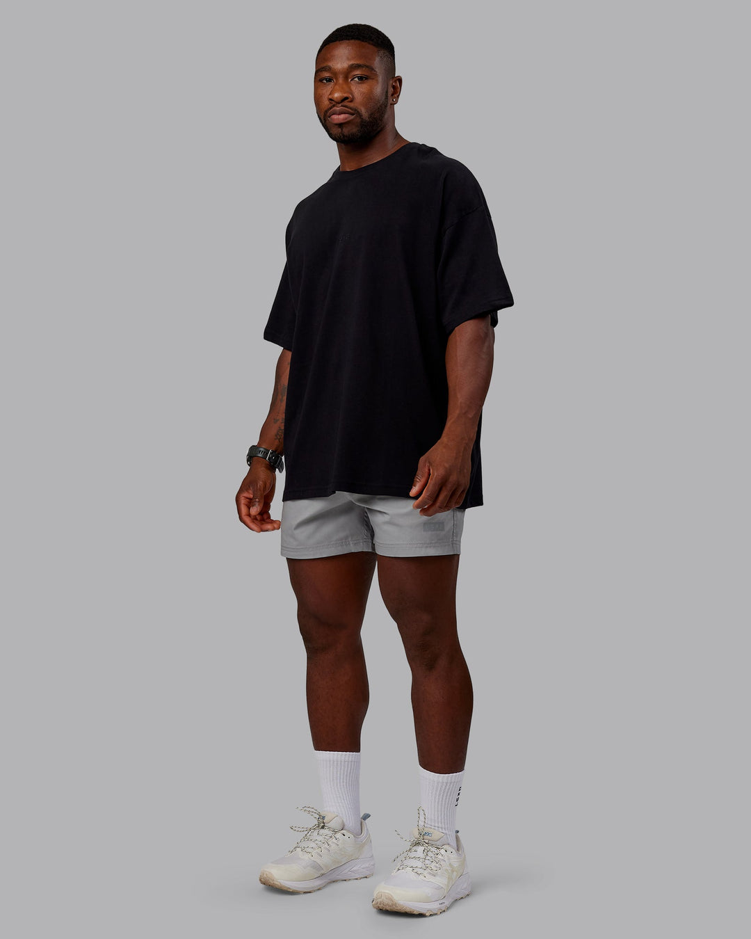 Man wearing Daily 5&quot; Shorts - Circular Grey