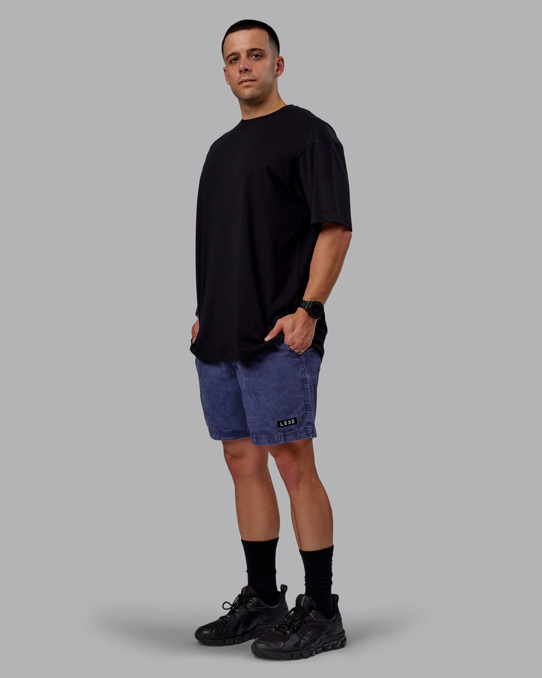 Man wearing Daily Shorts - Pigment Blue