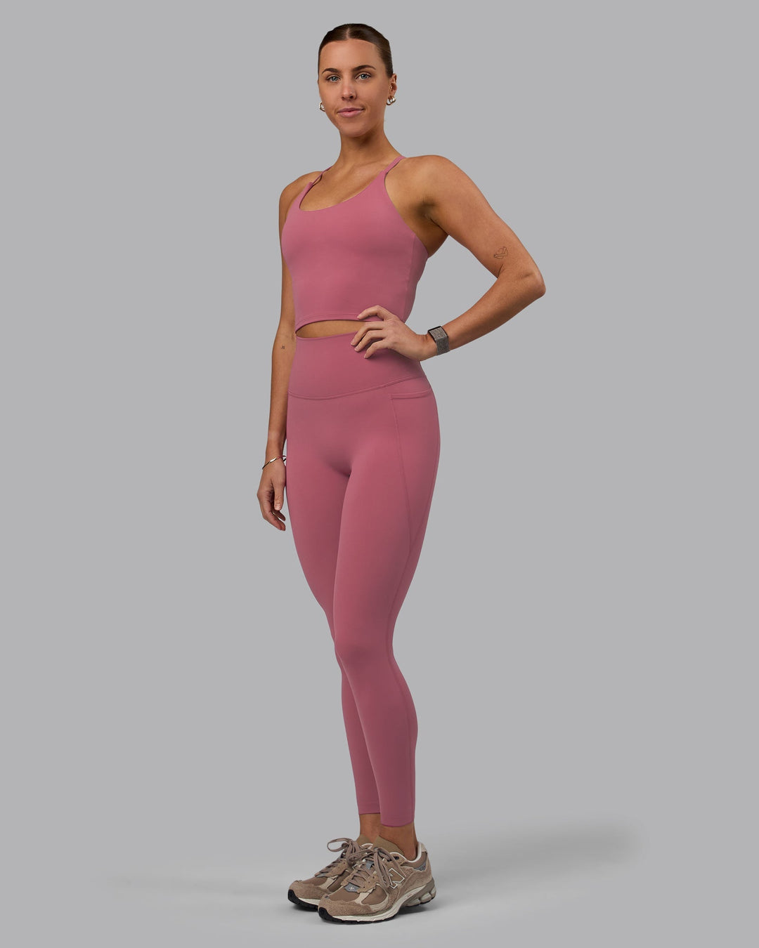 Woman wearing Elixir Active Tank - Mauve Haze