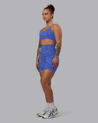 Woman wearing Elixir Ultra High-Rise 6" Short Pockets - Tranquil-Power Cobalt