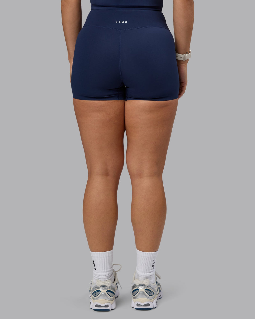 Woman wearing Elixir X-Short Tights - Future Navy