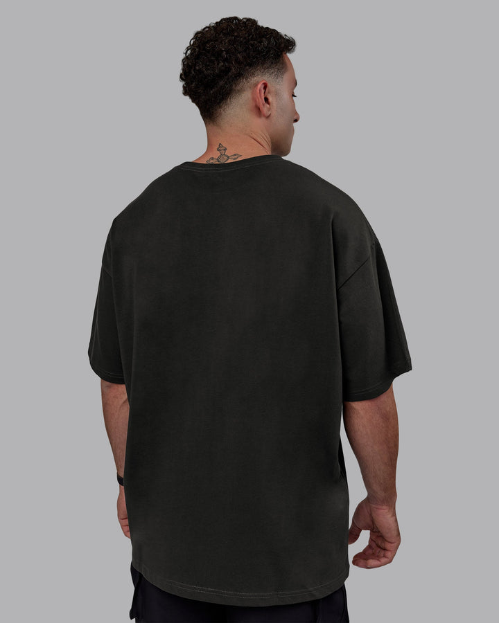 Man wearing MVP Heavyweight Tee Oversize - Pirate Black
