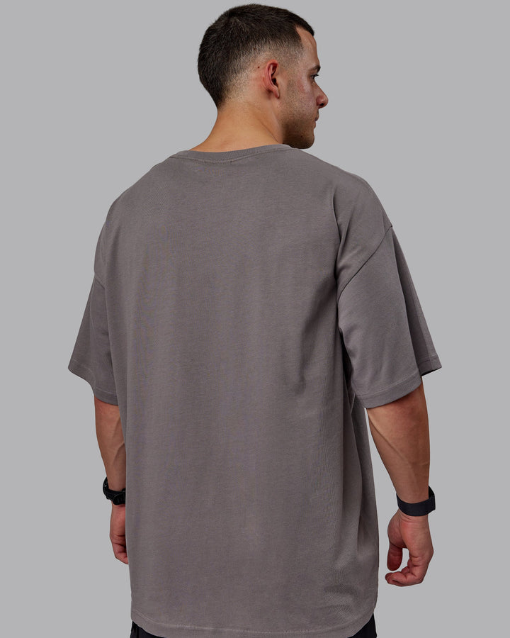 Man wearing MVP Heavyweight Tee Oversize - Storm Front
