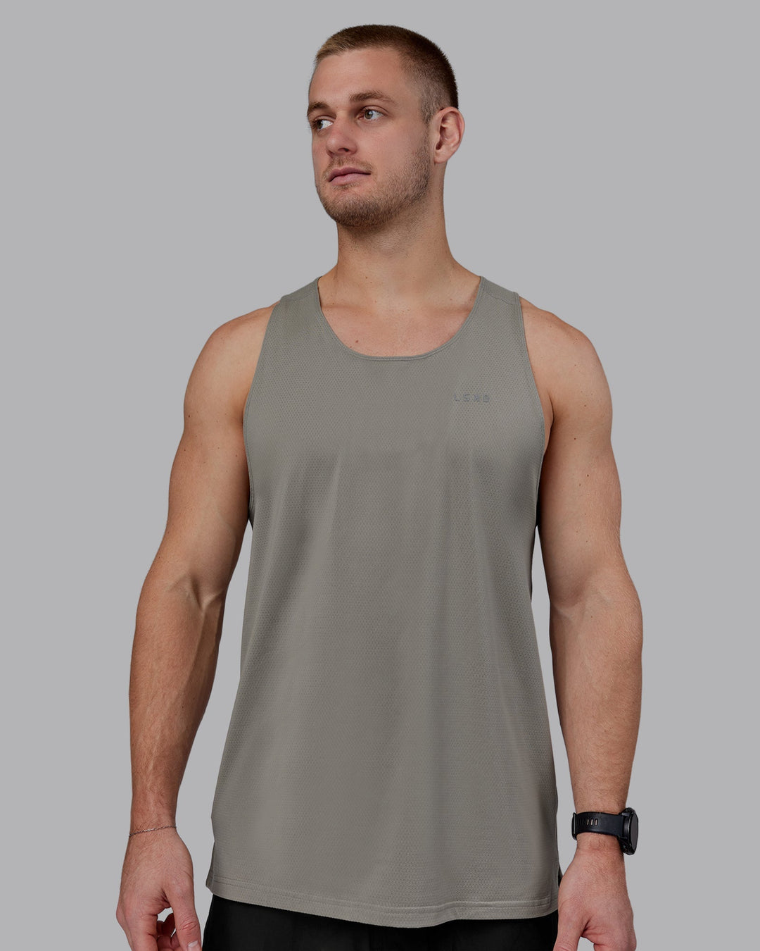 Man wearing Perform VapourFLX Tank - Elephant