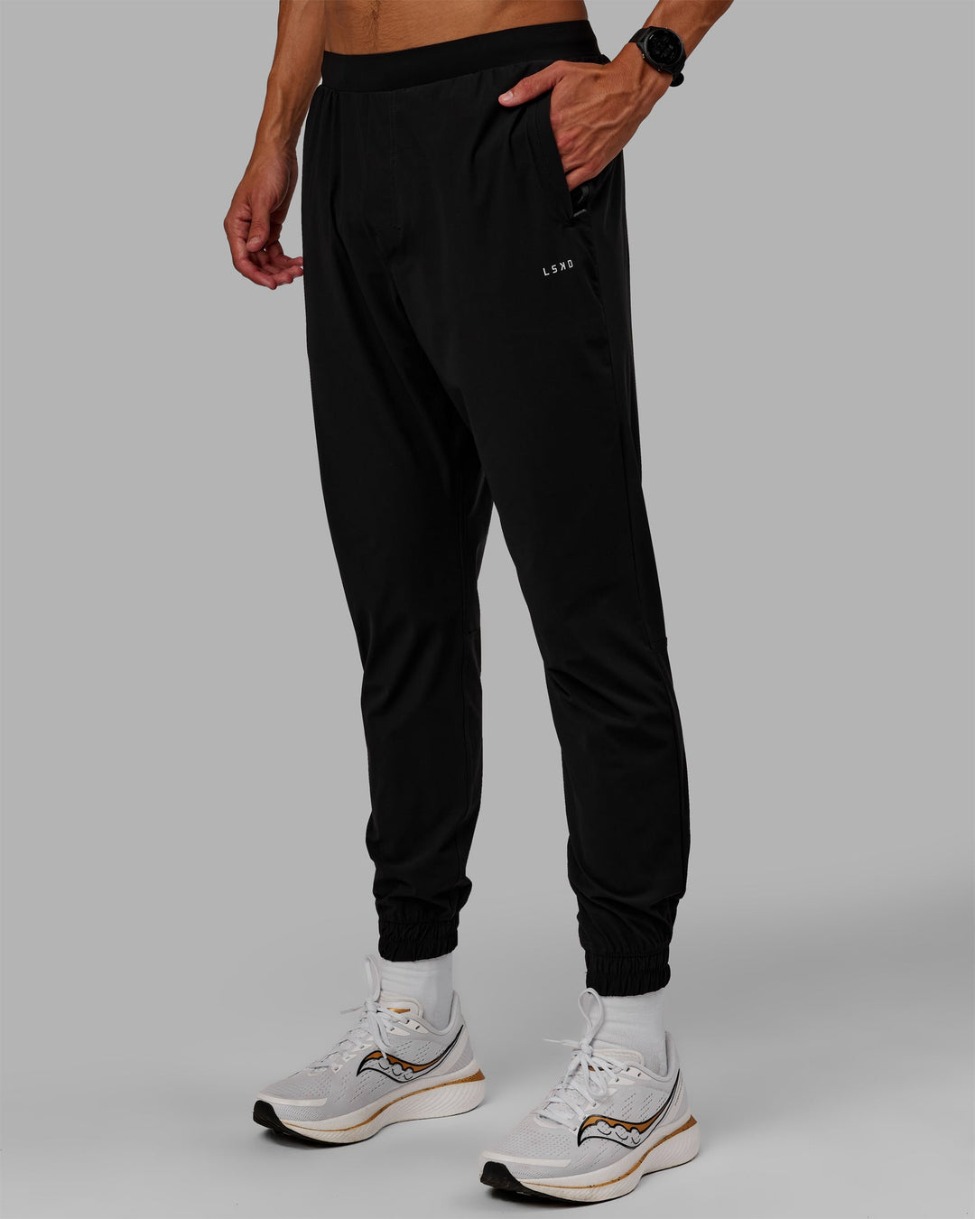 Man wearing Train-Lite FLXMAX Pants - Black