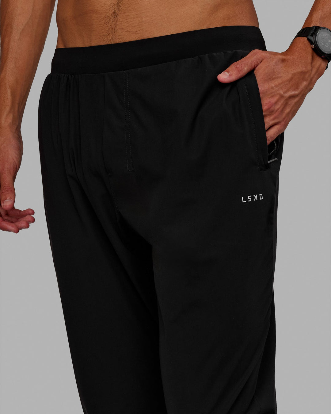 Man wearing Train-Lite FLXMAX Pants - Black