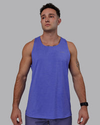 Man wearing Perform VapourFLX Tank - Baja Blue Marl