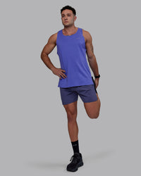 Man wearing Perform VapourFLX Tank - Baja Blue Marl