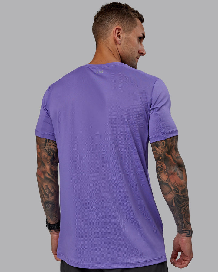 Man wearing Pace Running Tee - Dahlia Purple
