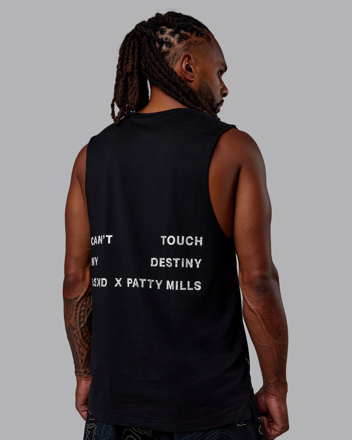 Man wearing Patty Mills Perform VapourFLX Muscle Tank - Black Reflective
